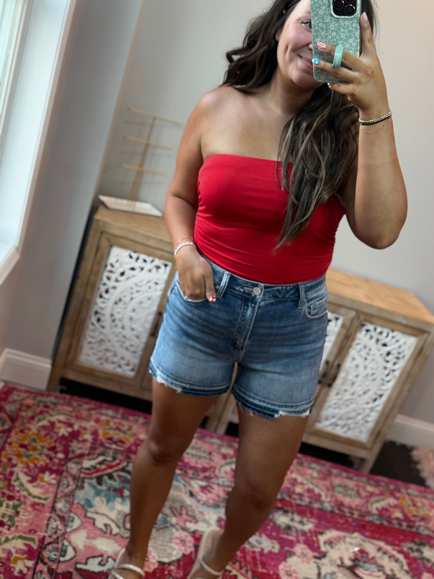 Summer Staple Shorts - Medium Wash